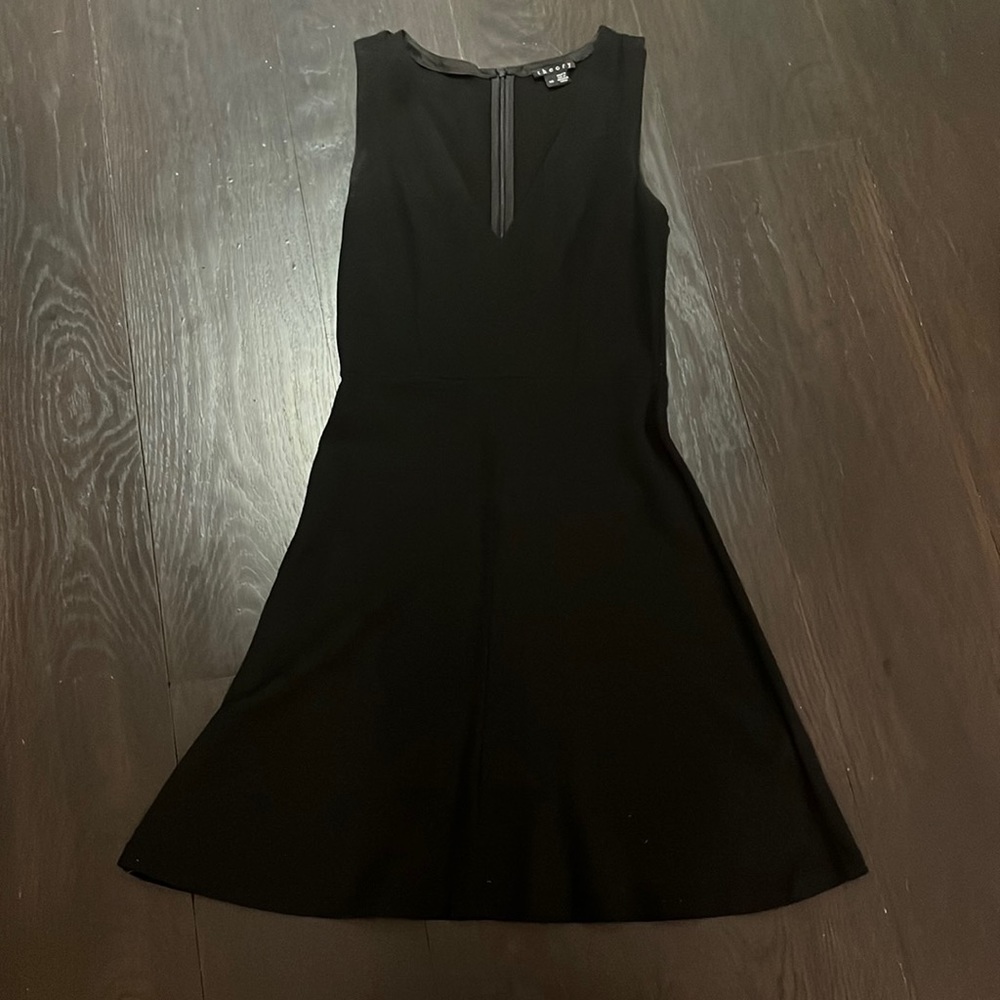 Theory black v-neck, flared, short dress in size00